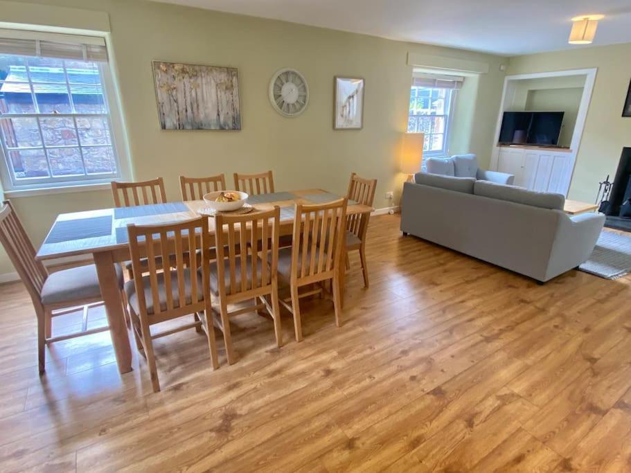 Charming 3/4 Bedroom Semi-Detached Cottage. Carberry Eksteriør billede